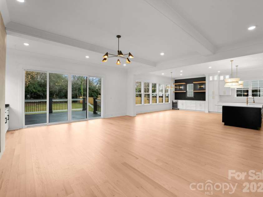 4345 Castleton Road, Charlotte, NC 28211.  MLS# CAR4340986, YatesRealty ID 33226. 