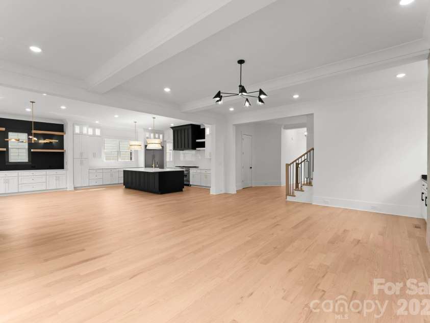 4345 Castleton Road, Charlotte, NC 28211.  MLS# CAR4340986, YatesRealty ID 33226. 