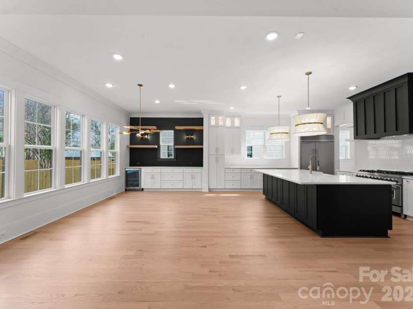 4345 Castleton Road, Charlotte, NC 28211.  MLS# CAR4340986, YatesRealty ID 33226. 