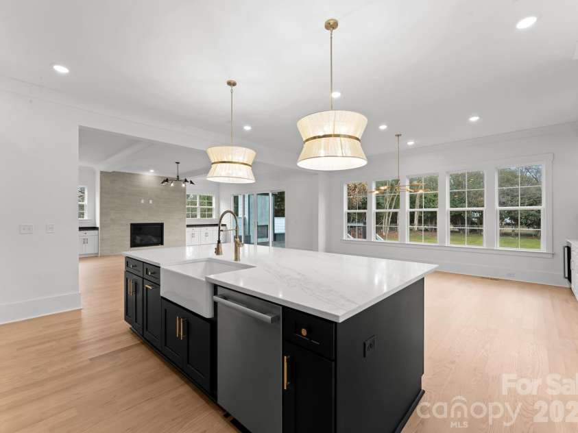4345 Castleton Road, Charlotte, NC 28211.  MLS# CAR4340986, YatesRealty ID 33226. 