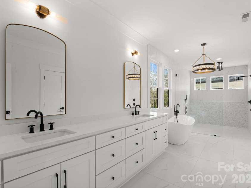 4345 Castleton Road, Charlotte, NC 28211.  MLS# CAR4340986, YatesRealty ID 33226. 