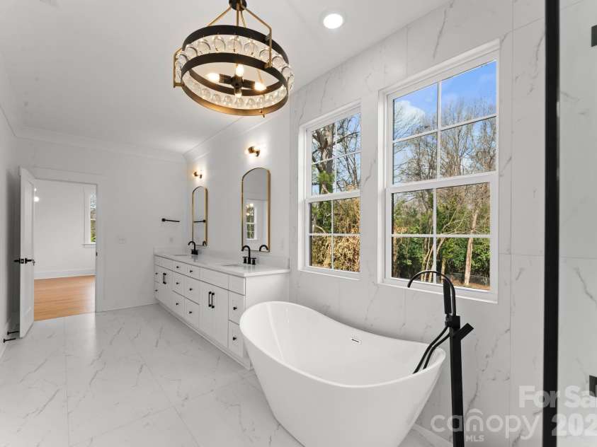 4345 Castleton Road, Charlotte, NC 28211.  MLS# CAR4340986, YatesRealty ID 33226. 