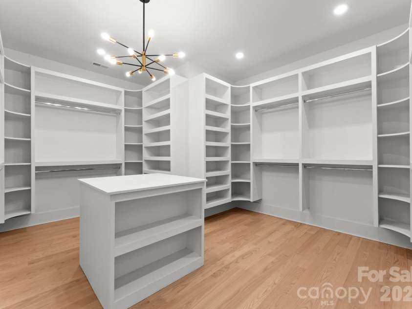 4345 Castleton Road, Charlotte, NC 28211.  MLS# CAR4340986, YatesRealty ID 33226. 