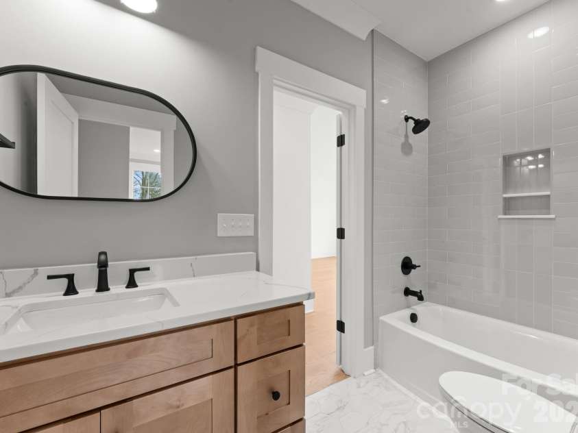 4345 Castleton Road, Charlotte, NC 28211.  MLS# CAR4340986, YatesRealty ID 33226. 