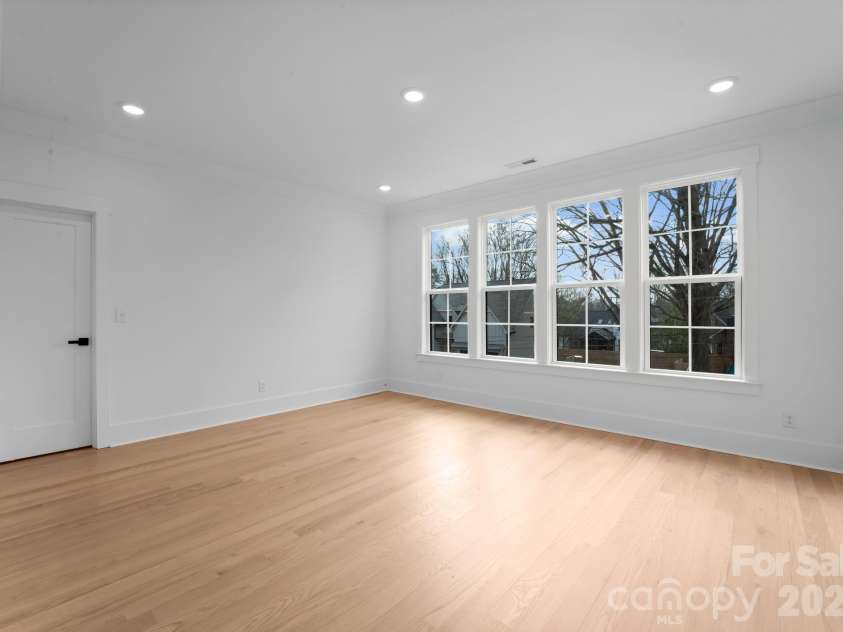 4345 Castleton Road, Charlotte, NC 28211.  MLS# CAR4340986, YatesRealty ID 33226. 