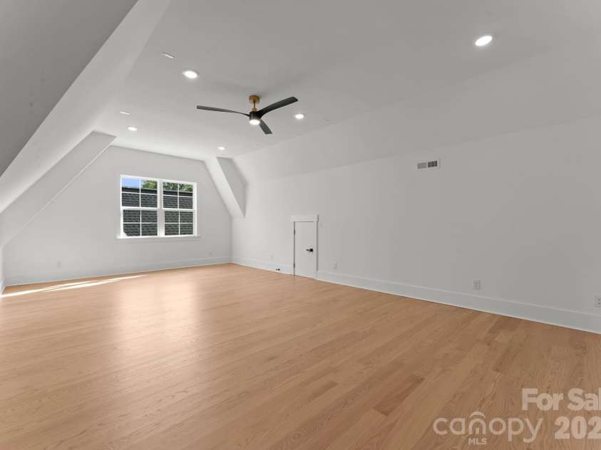 4345 Castleton Road, Charlotte, NC 28211.  MLS# CAR4340986, YatesRealty ID 33226. 