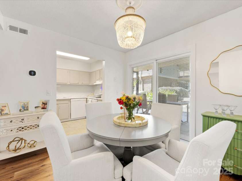 2616 Park Road, Charlotte, NC 28209.  MLS# CAR4288739, YatesRealty ID 33227. 