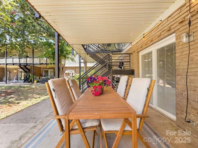 2616 Park Road, Charlotte, NC 28209.  MLS# CAR4288739, YatesRealty ID 33227. 