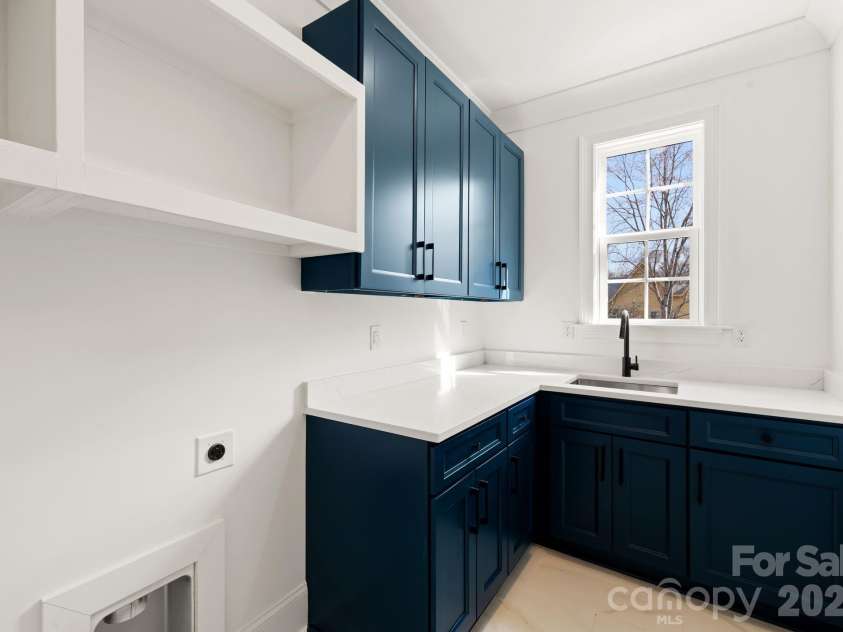 4349 Castleton Road, Charlotte, NC 28211.  MLS# CAR4340987, YatesRealty ID 33227. 