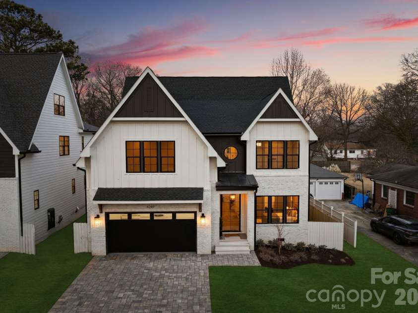 4349 Castleton Road, Charlotte, NC 28211.  MLS# CAR4340987, YatesRealty ID 33227. 