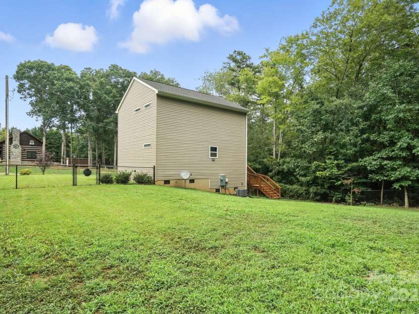 7718 Sarah Drive, Denver, NC 28037.  MLS# CAR4288448, YatesRealty ID 33228. 