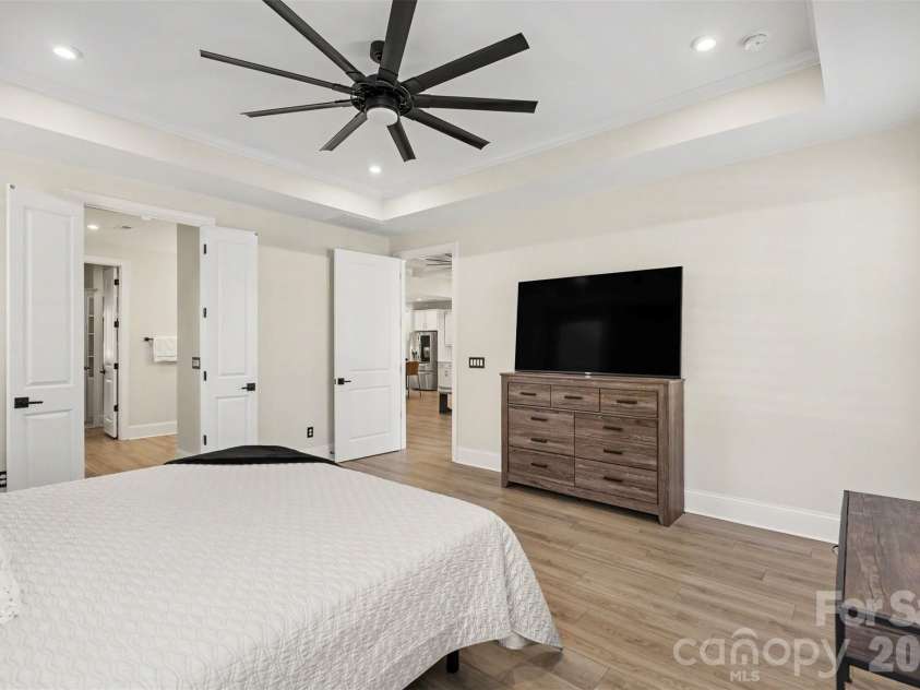 8027 Longwaters Court, York, SC 29745.  MLS# CAR4426129, YatesRealty ID 33228. Current Primary Bedroom Staging