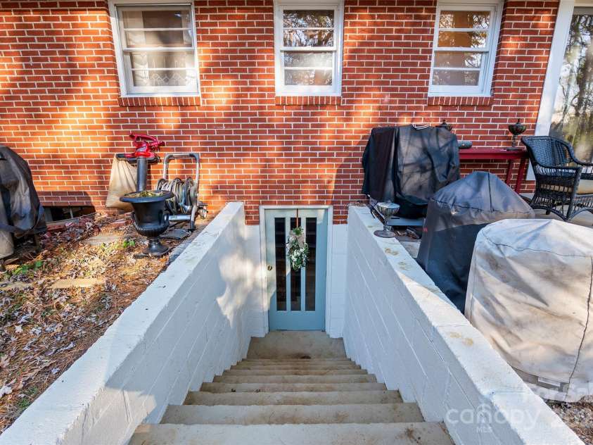 112 Pearson Drive, Asheville, NC 28801.  MLS# CAR4322267, YatesRealty ID 3323. A generous unfinished basement awaits, ready to be customized to your needs.
