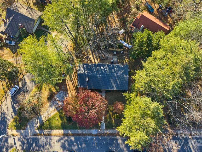 112 Pearson Drive, Asheville, NC 28801.  MLS# CAR4322267, YatesRealty ID 3323. Discover a rare gem: a one-level, move-in-ready charmer in Asheville’s beloved Montford!