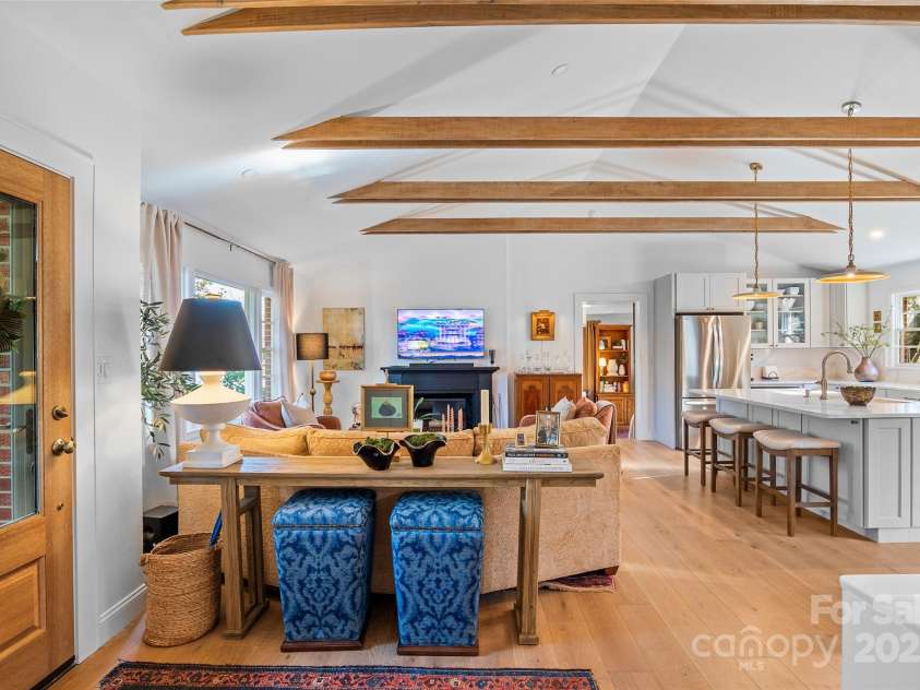 112 Pearson Drive, Asheville, NC 28801.  MLS# CAR4322267, YatesRealty ID 3323. Discover the Asheville charm inside this NEWLY remodeled, storybook, classic Montford brick ranch!