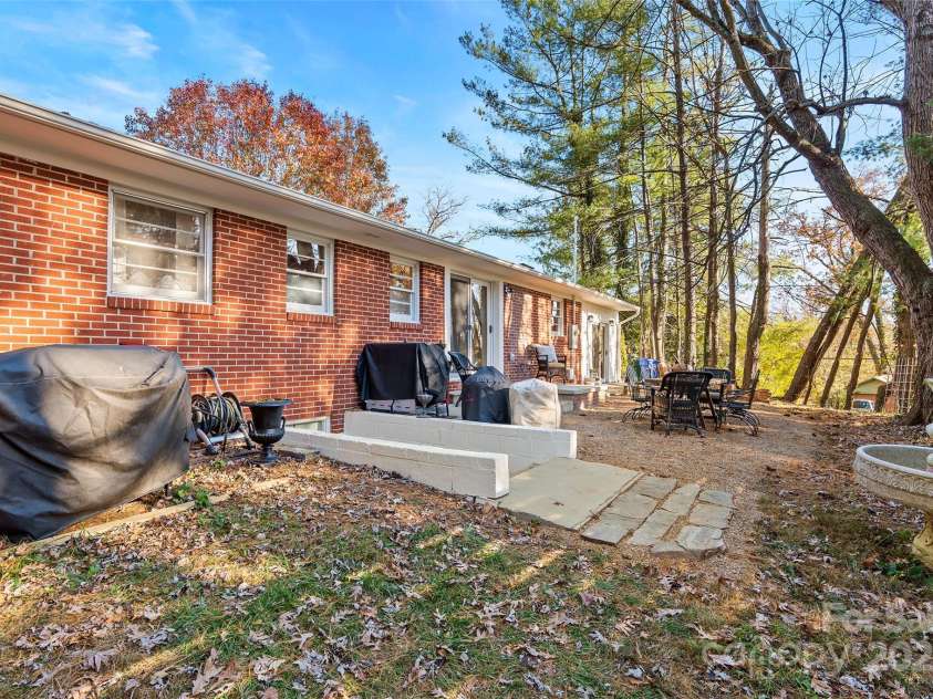 112 Pearson Drive, Asheville, NC 28801.  MLS# CAR4322267, YatesRealty ID 3323. There is plenty of room to enjoy entertaining outside in the backyard. 