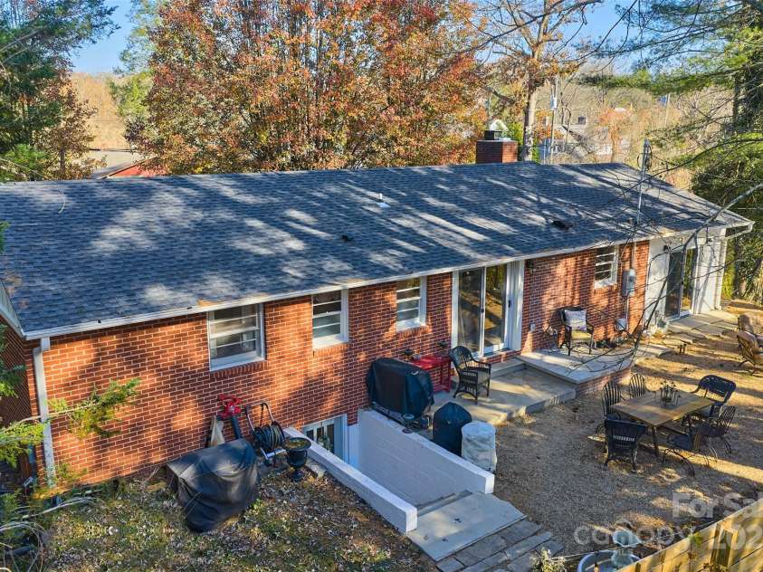 112 Pearson Drive, Asheville, NC 28801.  MLS# CAR4322267, YatesRealty ID 3323. Your level, private backyard is ready for fun, relaxation, and your personal style.