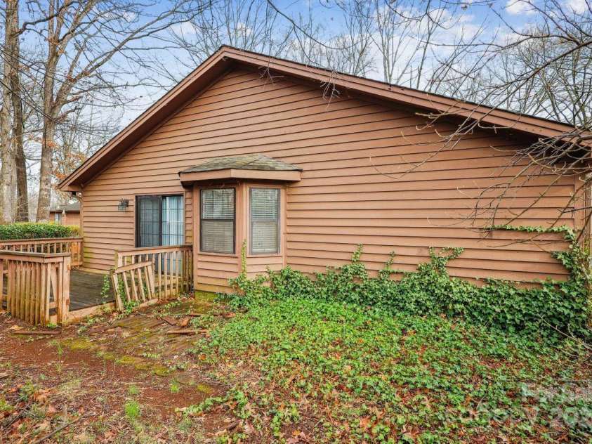 494 Glory Court, Fort Mill, SC 29715.  MLS# CAR4114229, YatesRealty ID 3323. 