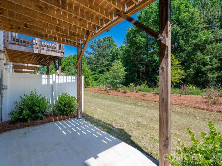 1630 Unison Drive, Charlotte, NC 28262.  MLS# CAR4383072, YatesRealty ID 33230. 