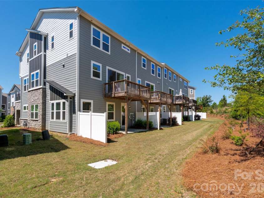 1630 Unison Drive, Charlotte, NC 28262.  MLS# CAR4383072, YatesRealty ID 33230. 