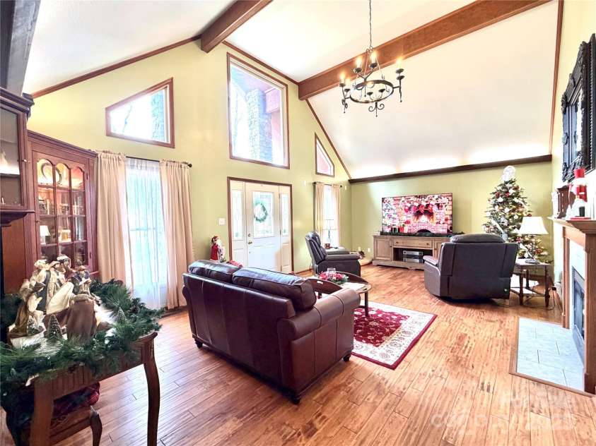 20 Brooks Cove Road, Candler, NC 28715.  MLS# CAR4255964, YatesRealty ID 33230. 