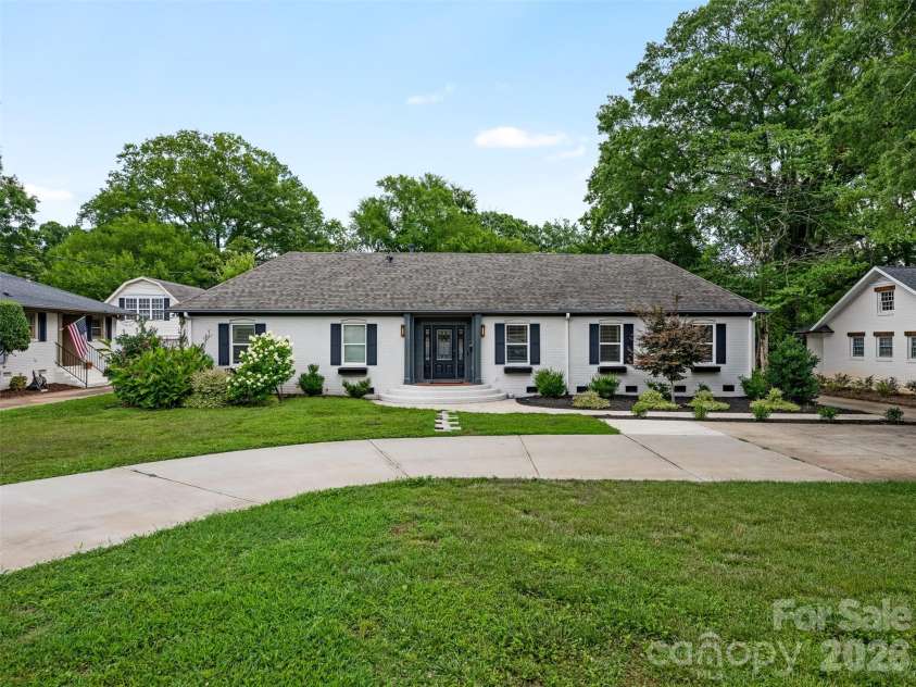 3319 Providence Road, Charlotte, NC 28211.  MLS# CAR4385730, YatesRealty ID 33231. Front Exterior
