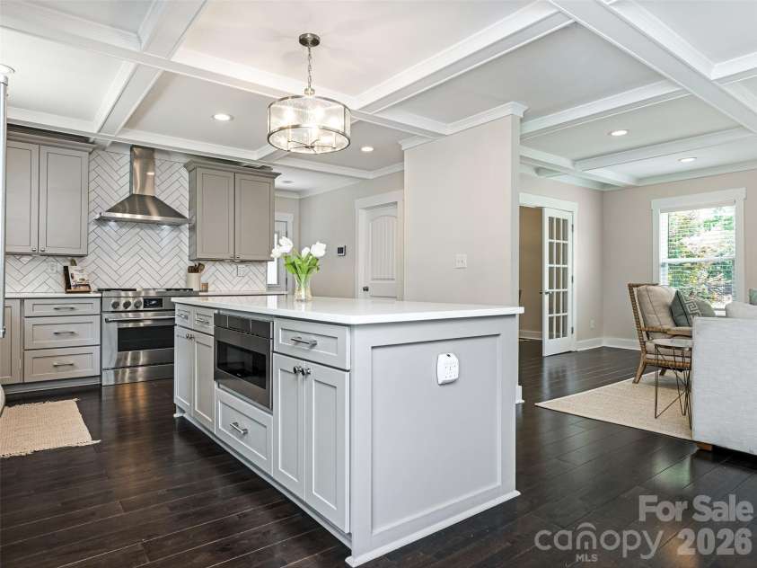 3319 Providence Road, Charlotte, NC 28211.  MLS# CAR4385730, YatesRealty ID 33231. Kitchen