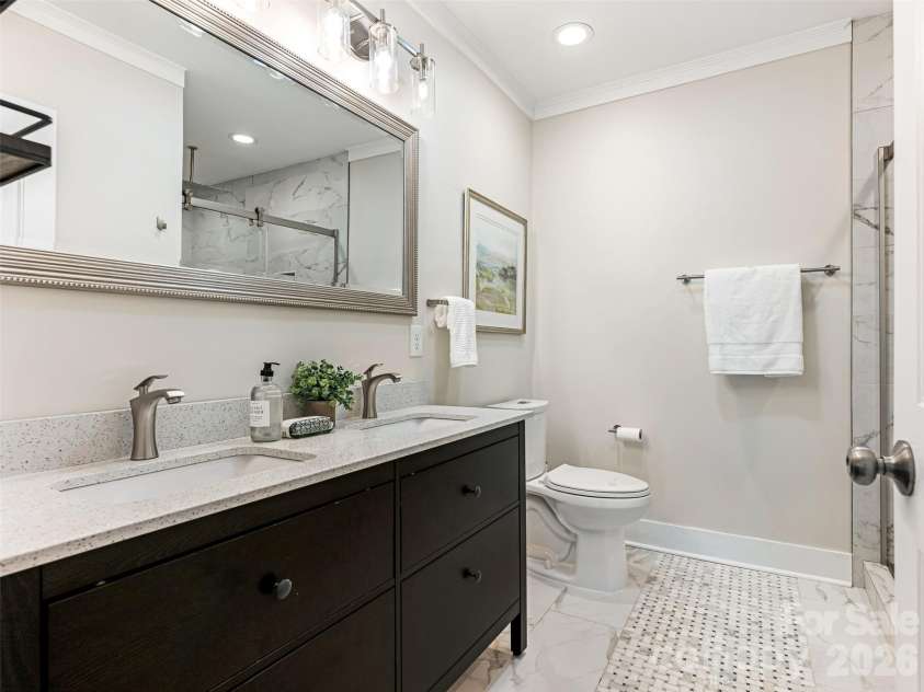 3319 Providence Road, Charlotte, NC 28211.  MLS# CAR4385730, YatesRealty ID 33231. Primary Bathroom