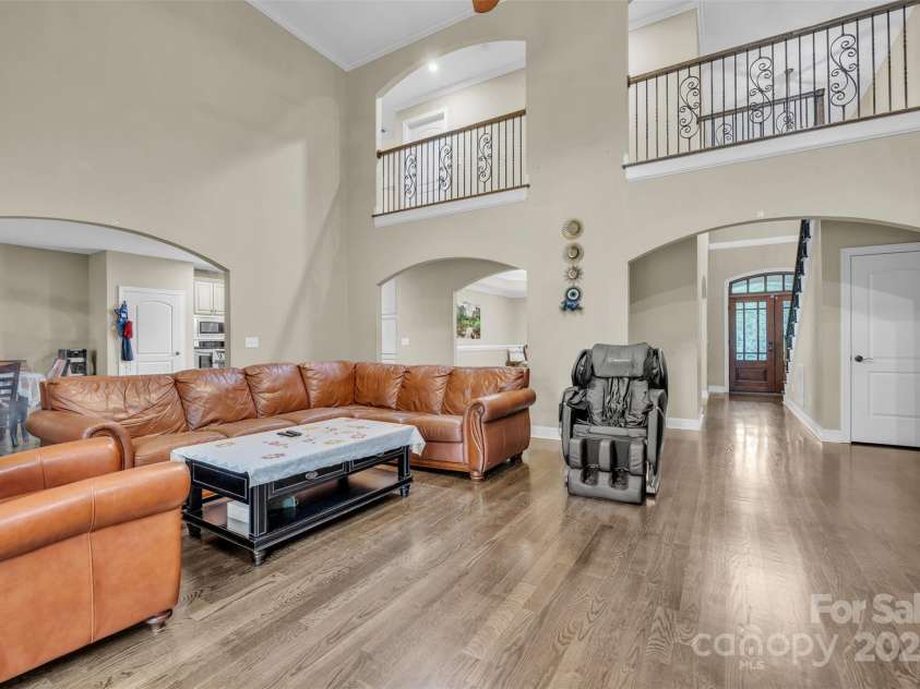 1163 Willow Creek Drive, Newton, NC 28658.  MLS# CAR4290632, YatesRealty ID 33232. Family Room