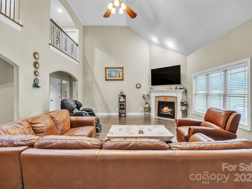 1163 Willow Creek Drive, Newton, NC 28658.  MLS# CAR4290632, YatesRealty ID 33232. Family Room