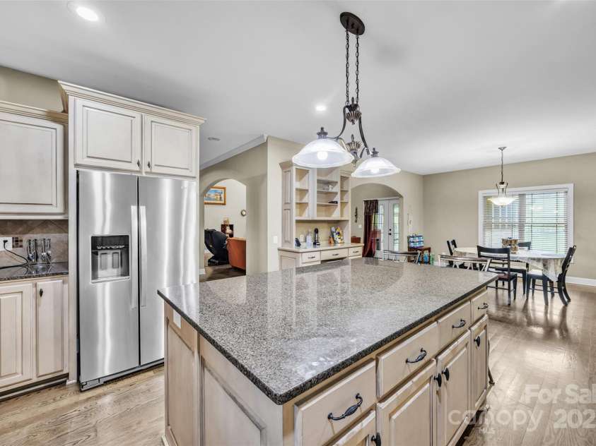 1163 Willow Creek Drive, Newton, NC 28658.  MLS# CAR4290632, YatesRealty ID 33232. Kitchen