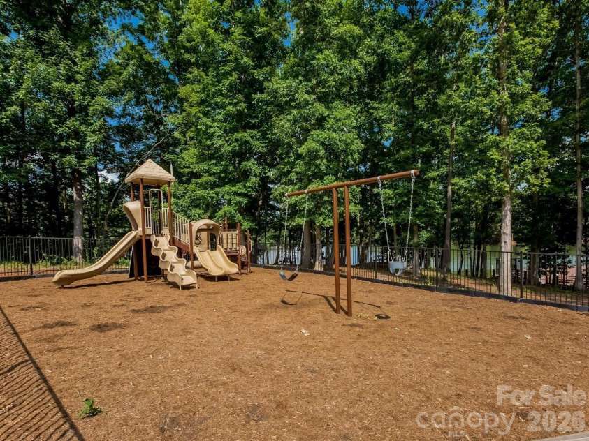 5401 Casper Drive, Charlotte, NC 28214.  MLS# CAR4380133, YatesRealty ID 33232. 