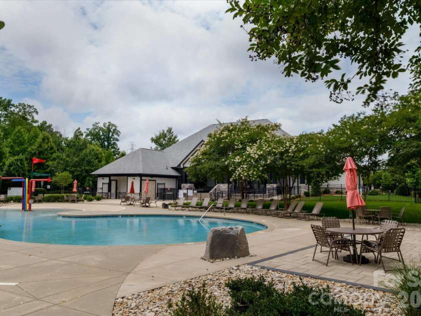 5401 Casper Drive, Charlotte, NC 28214.  MLS# CAR4380133, YatesRealty ID 33232. 