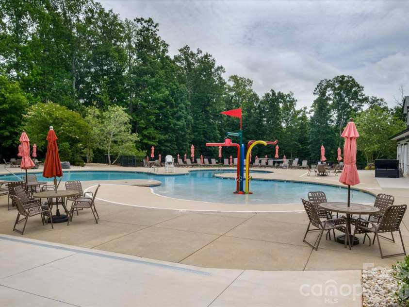 5401 Casper Drive, Charlotte, NC 28214.  MLS# CAR4380133, YatesRealty ID 33232. 