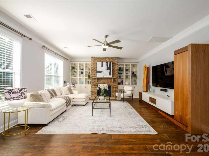 5401 Casper Drive, Charlotte, NC 28214.  MLS# CAR4380133, YatesRealty ID 33232. 