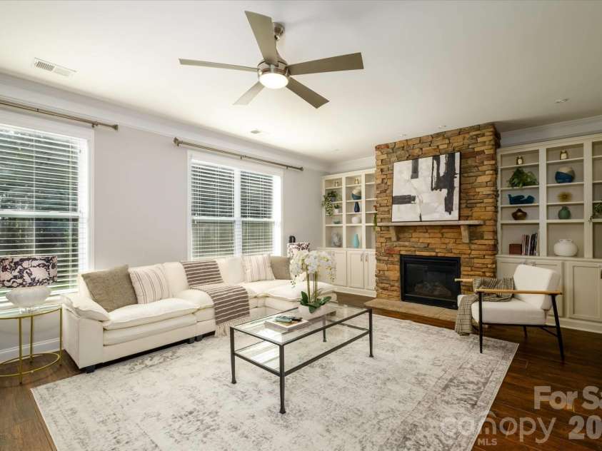 5401 Casper Drive, Charlotte, NC 28214.  MLS# CAR4380133, YatesRealty ID 33232. 