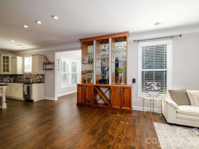 5401 Casper Drive, Charlotte, NC 28214.  MLS# CAR4380133, YatesRealty ID 33232. 