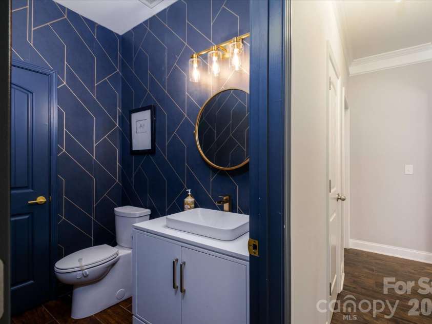 5401 Casper Drive, Charlotte, NC 28214.  MLS# CAR4380133, YatesRealty ID 33232. 