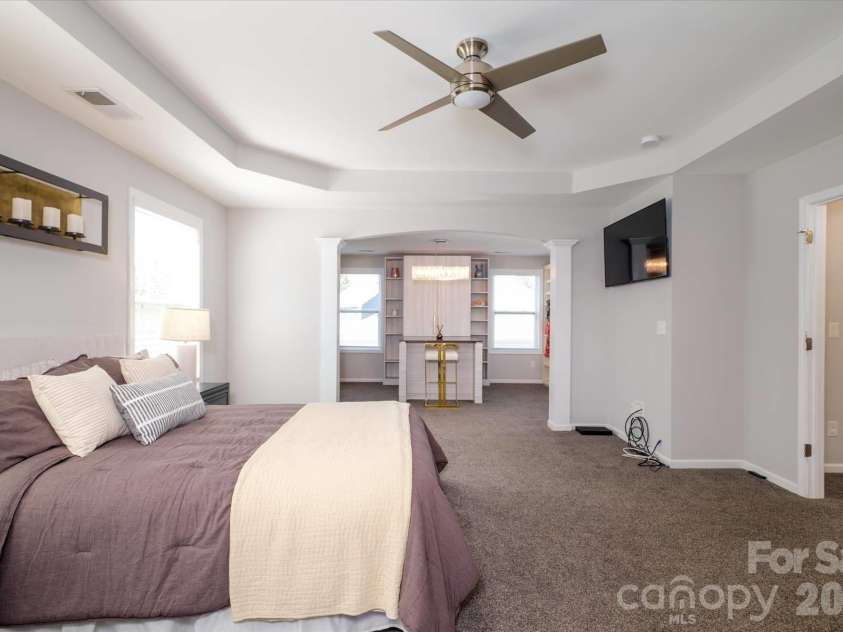 5401 Casper Drive, Charlotte, NC 28214.  MLS# CAR4380133, YatesRealty ID 33232. 