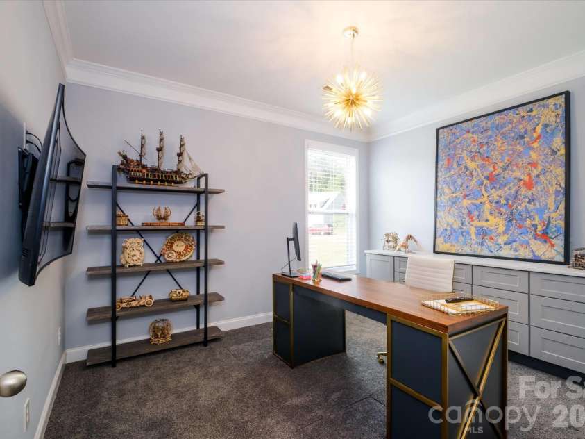 5401 Casper Drive, Charlotte, NC 28214.  MLS# CAR4380133, YatesRealty ID 33232. 