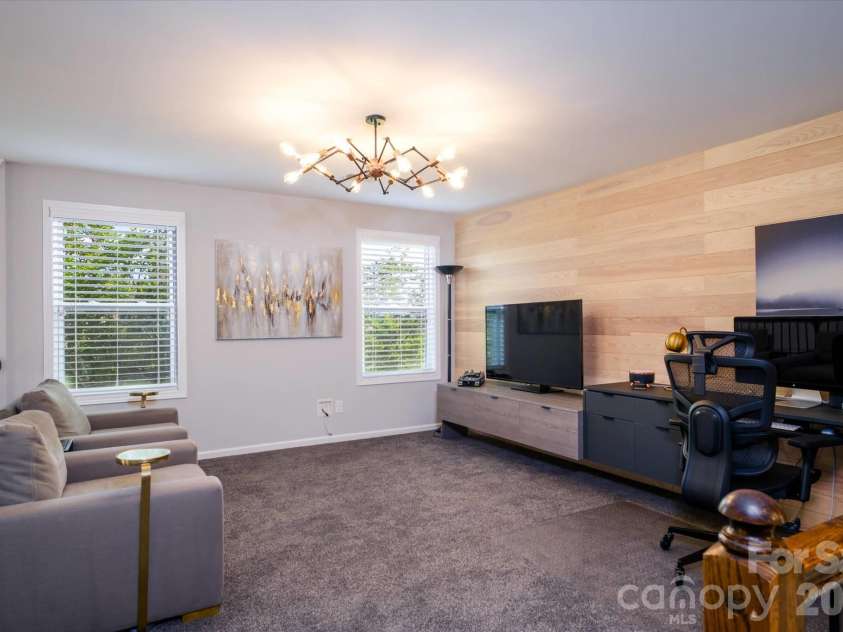 5401 Casper Drive, Charlotte, NC 28214.  MLS# CAR4380133, YatesRealty ID 33232. 