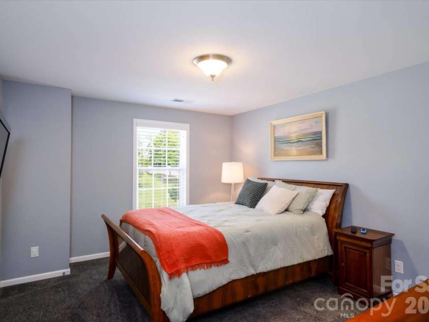 5401 Casper Drive, Charlotte, NC 28214.  MLS# CAR4380133, YatesRealty ID 33232. 
