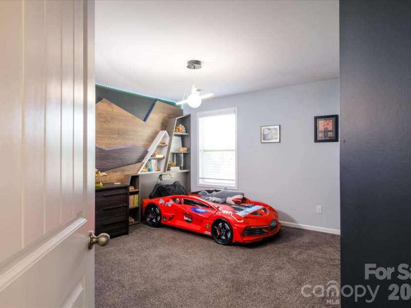 5401 Casper Drive, Charlotte, NC 28214.  MLS# CAR4380133, YatesRealty ID 33232. 