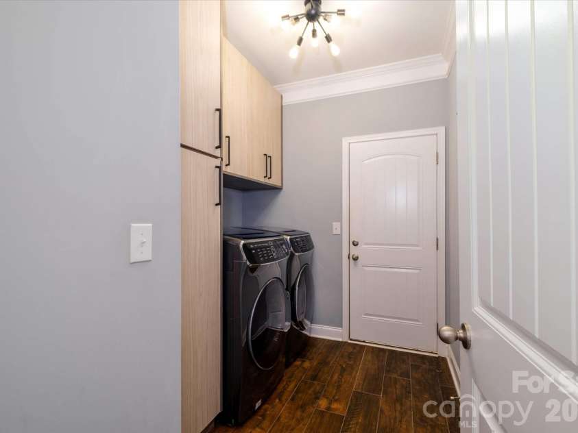 5401 Casper Drive, Charlotte, NC 28214.  MLS# CAR4380133, YatesRealty ID 33232. 