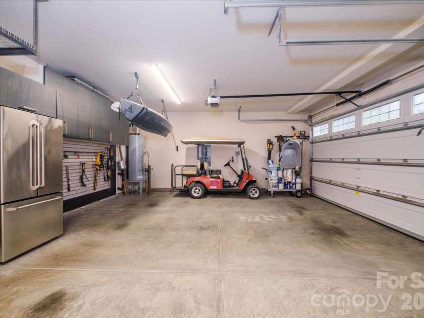 5401 Casper Drive, Charlotte, NC 28214.  MLS# CAR4380133, YatesRealty ID 33232. 