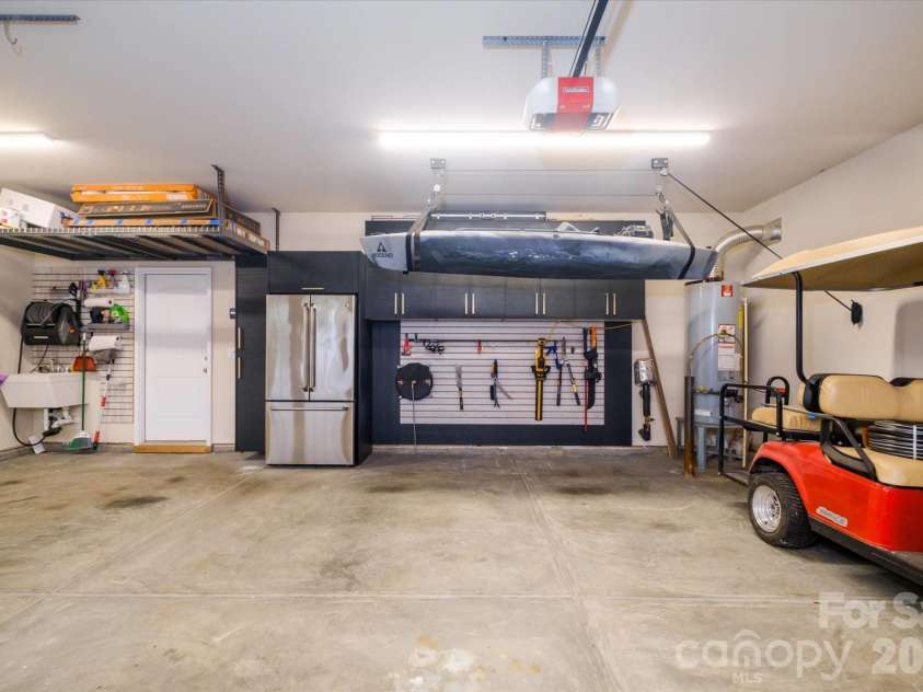 5401 Casper Drive, Charlotte, NC 28214.  MLS# CAR4380133, YatesRealty ID 33232. 