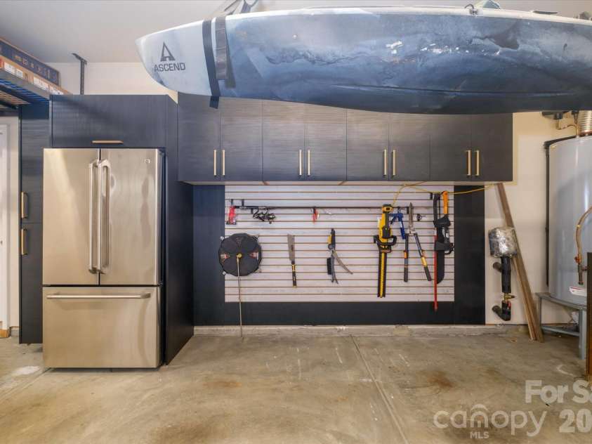 5401 Casper Drive, Charlotte, NC 28214.  MLS# CAR4380133, YatesRealty ID 33232. 