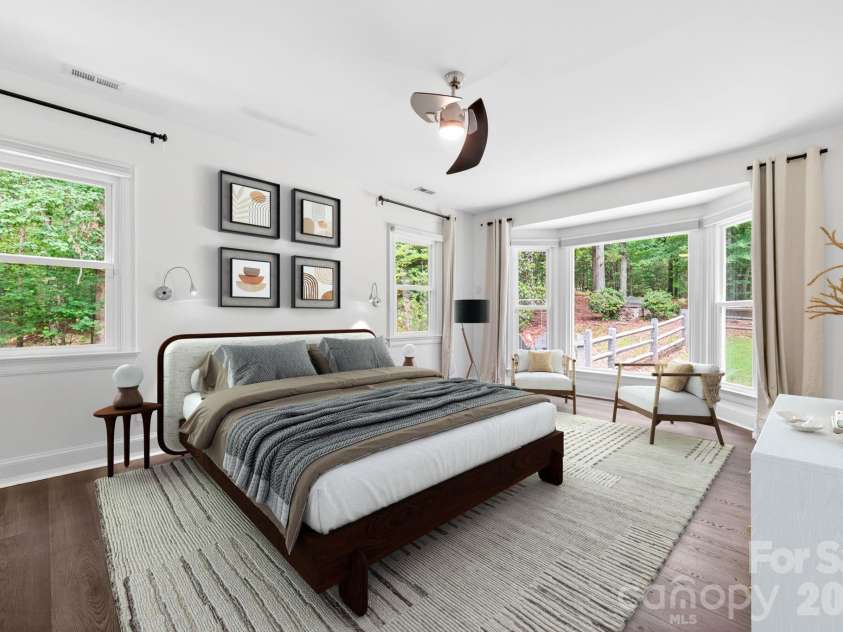 9131 Pine Hill Lane, Charlotte, NC 28215.  MLS# CAR4387977, YatesRealty ID 33233. 