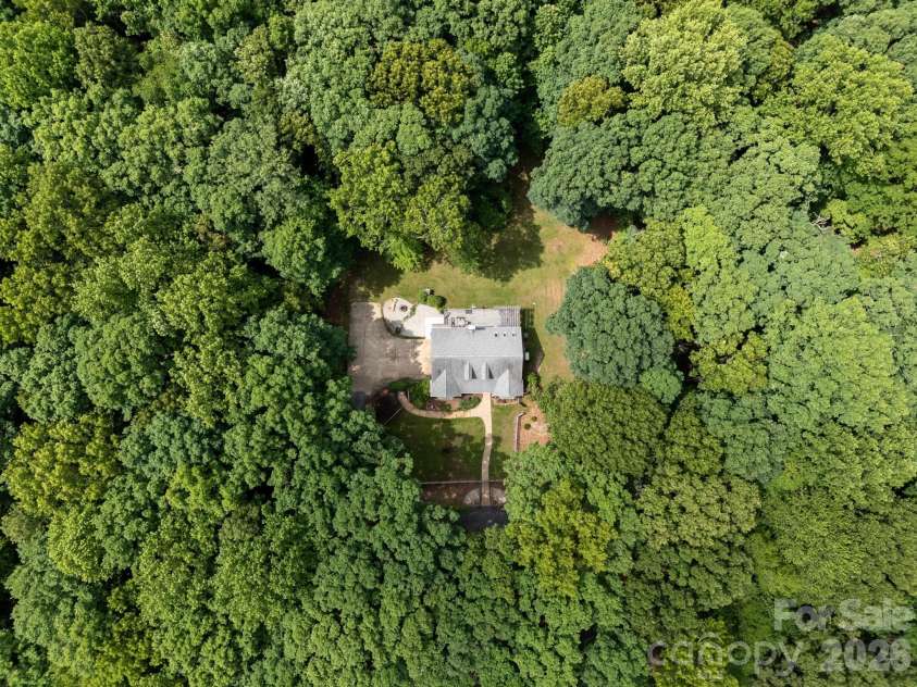 9131 Pine Hill Lane, Charlotte, NC 28215.  MLS# CAR4387977, YatesRealty ID 33233. 