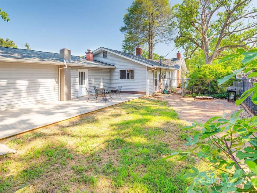 34 Vandalia Avenue, Asheville, NC 28806.  MLS# CAR4276401, YatesRealty ID 33234. Mostly Fenced Yard